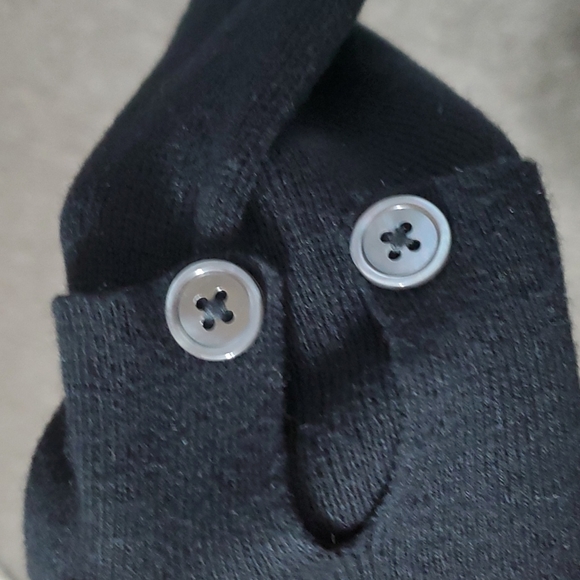 Black and White Striped Sweater - Picture 4 of 4